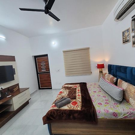 Dhairya'S Villa Home Away From Home 贾姆穆 外观 照片