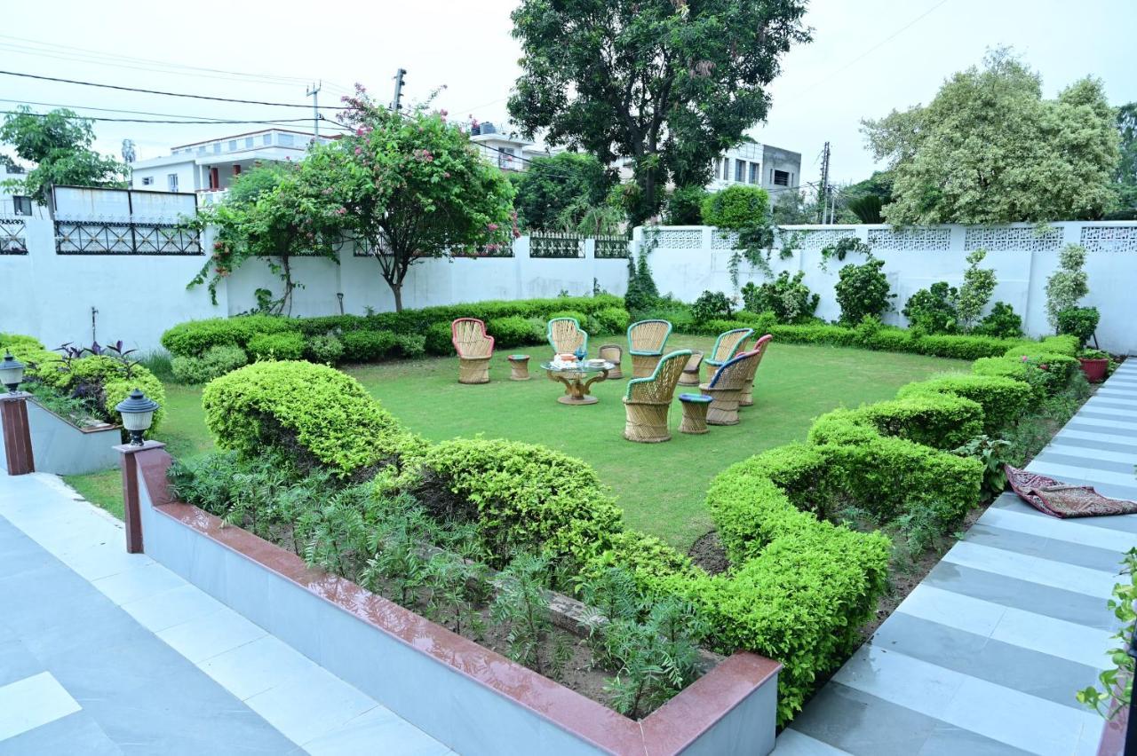 Dhairya'S Villa Home Away From Home 贾姆穆 外观 照片