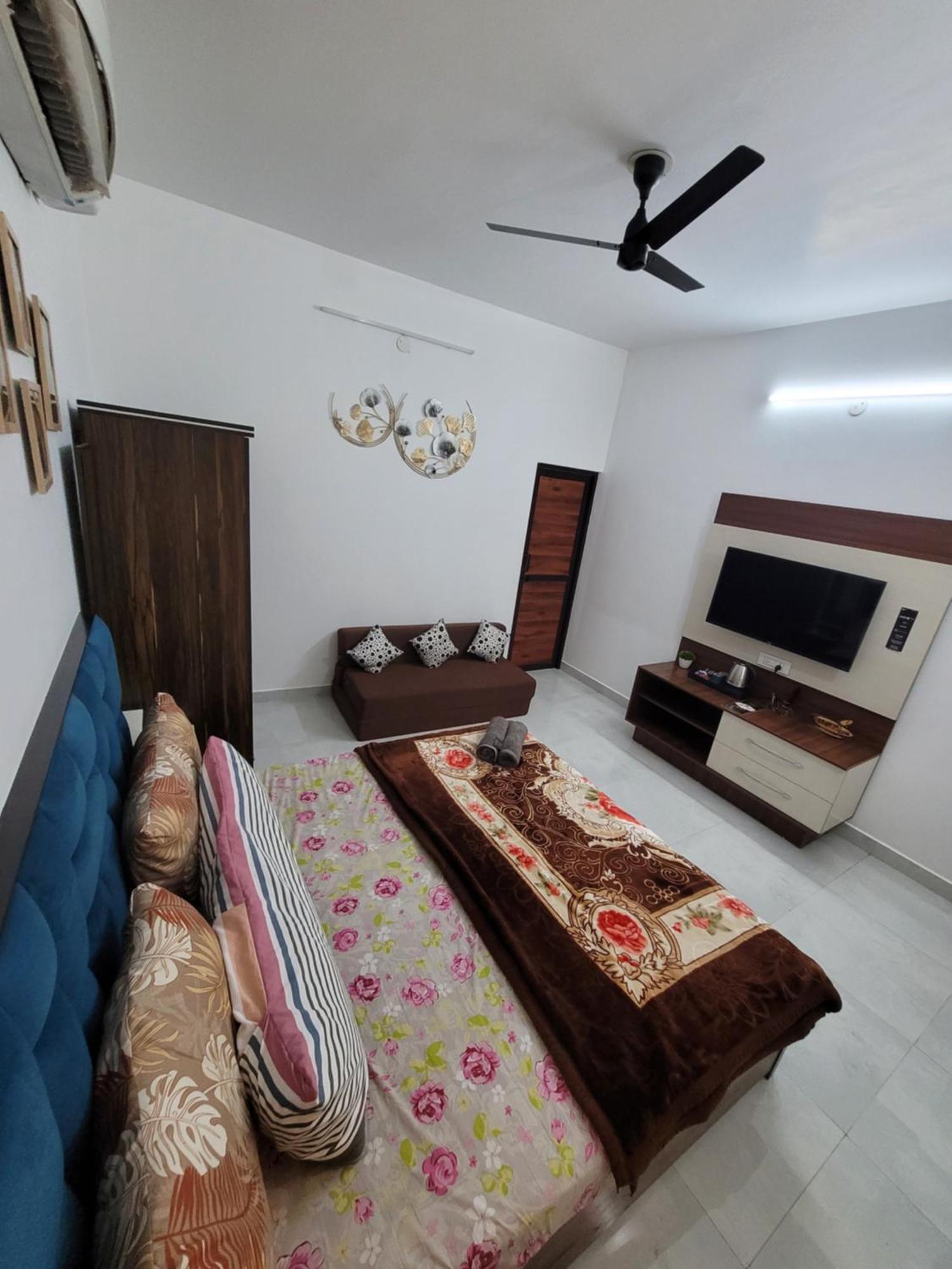 Dhairya'S Villa Home Away From Home 贾姆穆 外观 照片